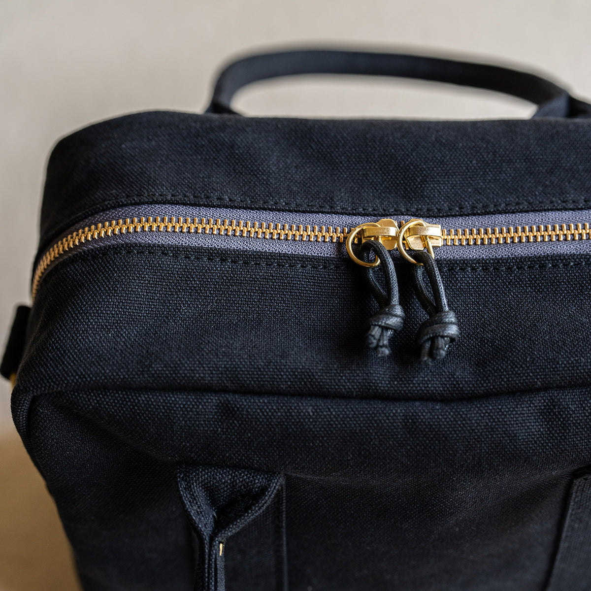 BOSTON(S) - black -