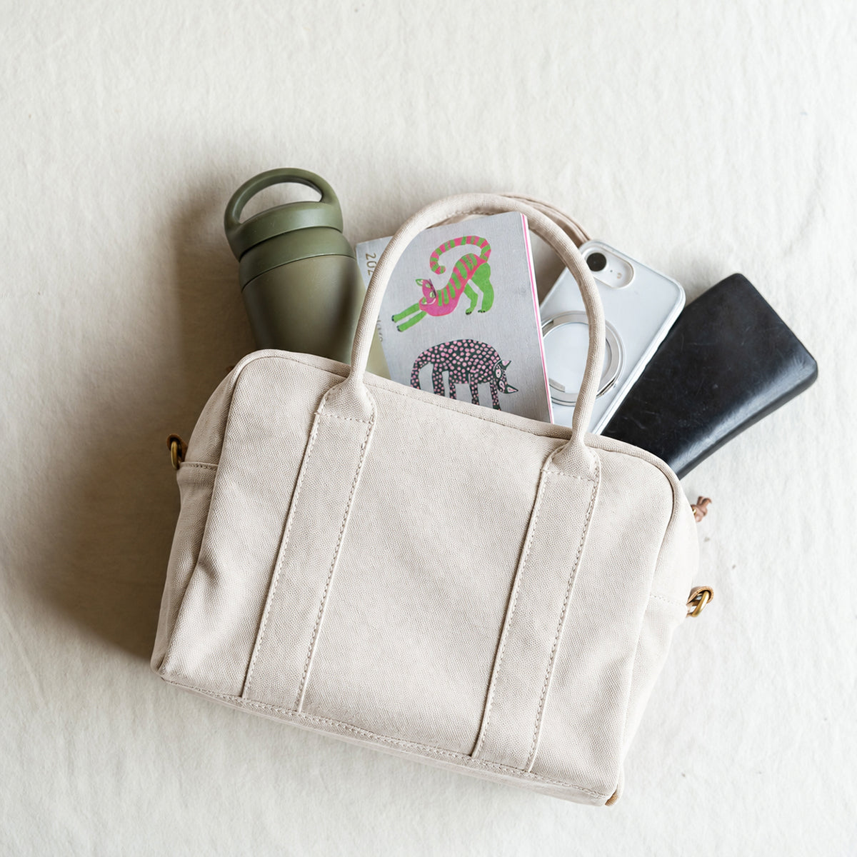 BOSTON(S) - ivory -