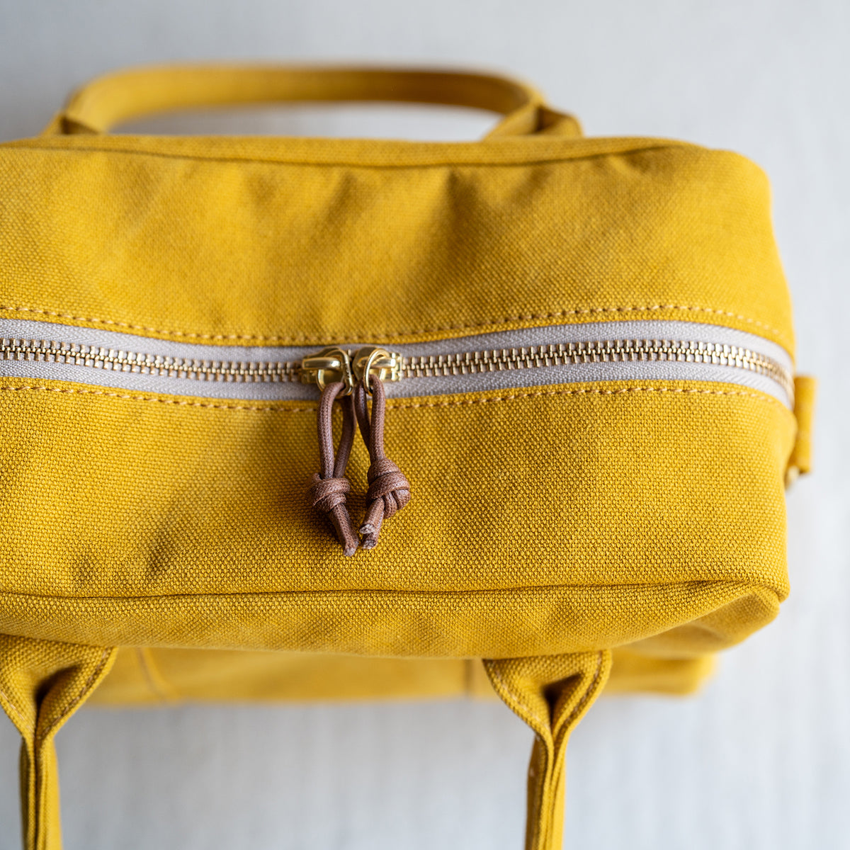 BOSTON(S) - mustard -
