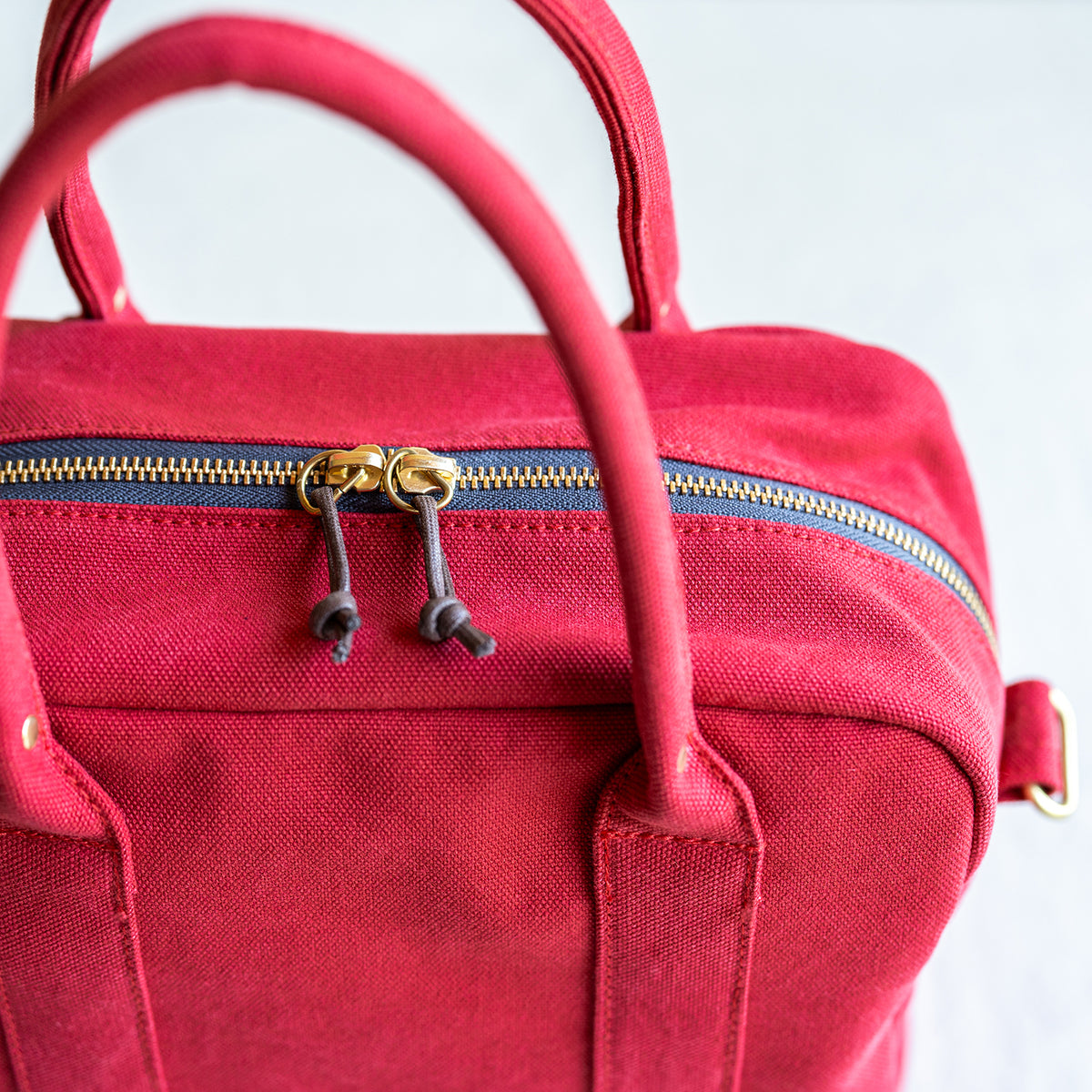 BOSTON(S) - red -