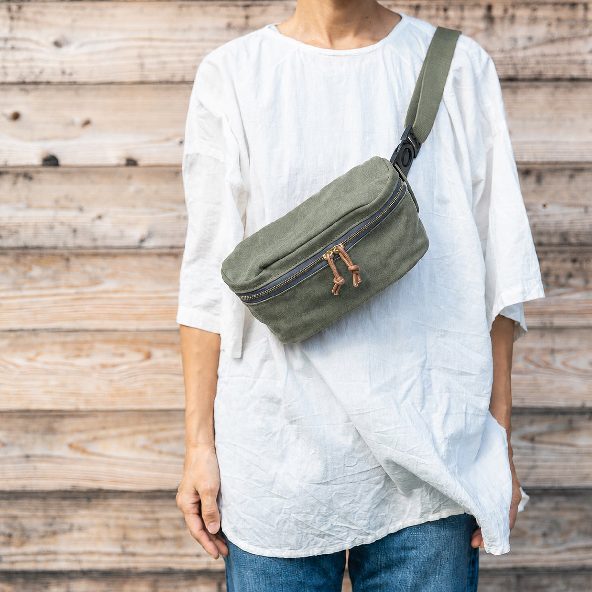 CANVAS POCHETTE - khaki -