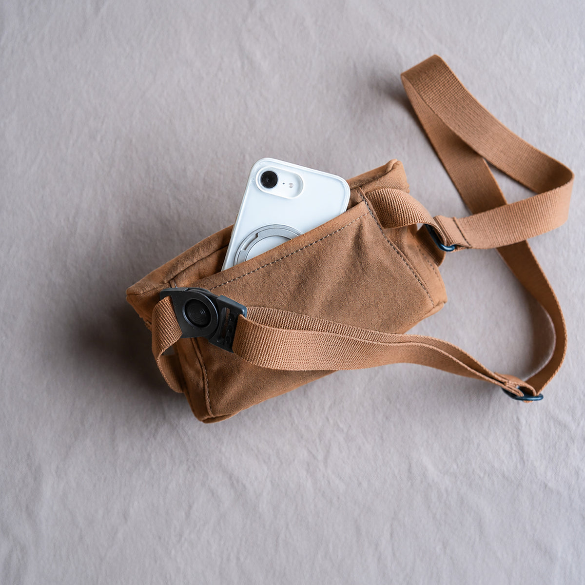 CANVAS POCHETTE - mocha -