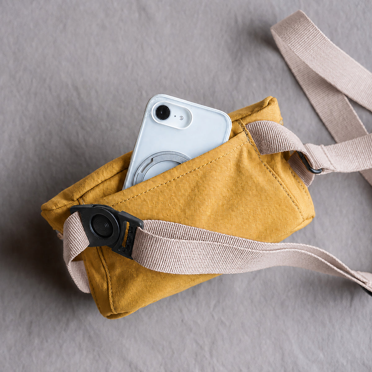 CANVAS POCHETTE - mustard -