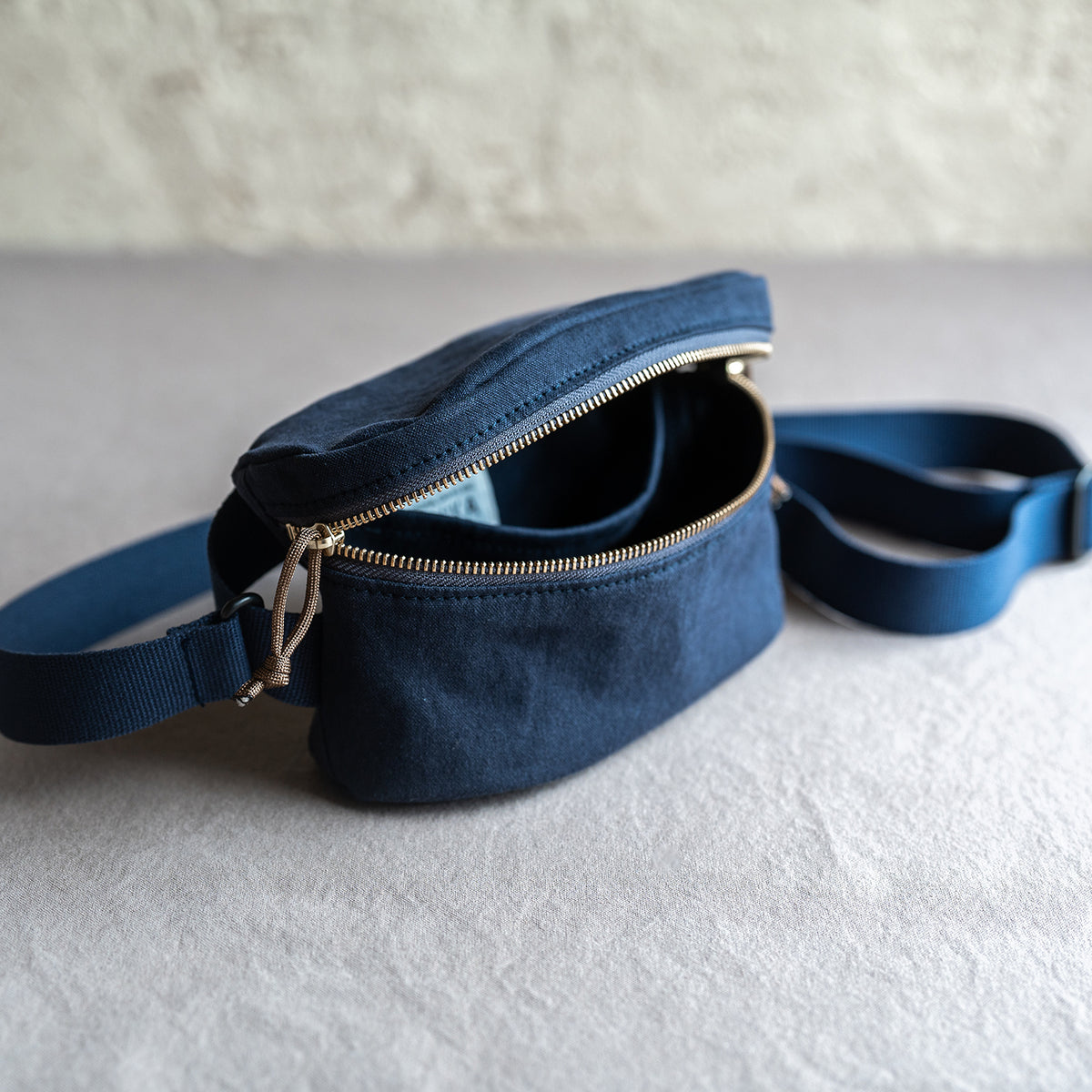 CANVAS POCHETTE - navy -