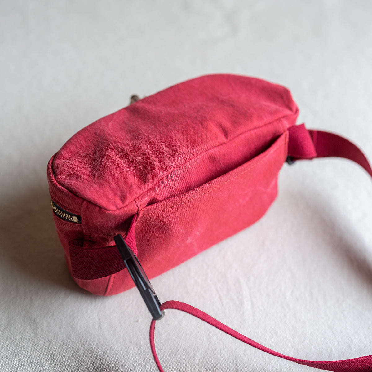 CANVAS POCHETTE - red -