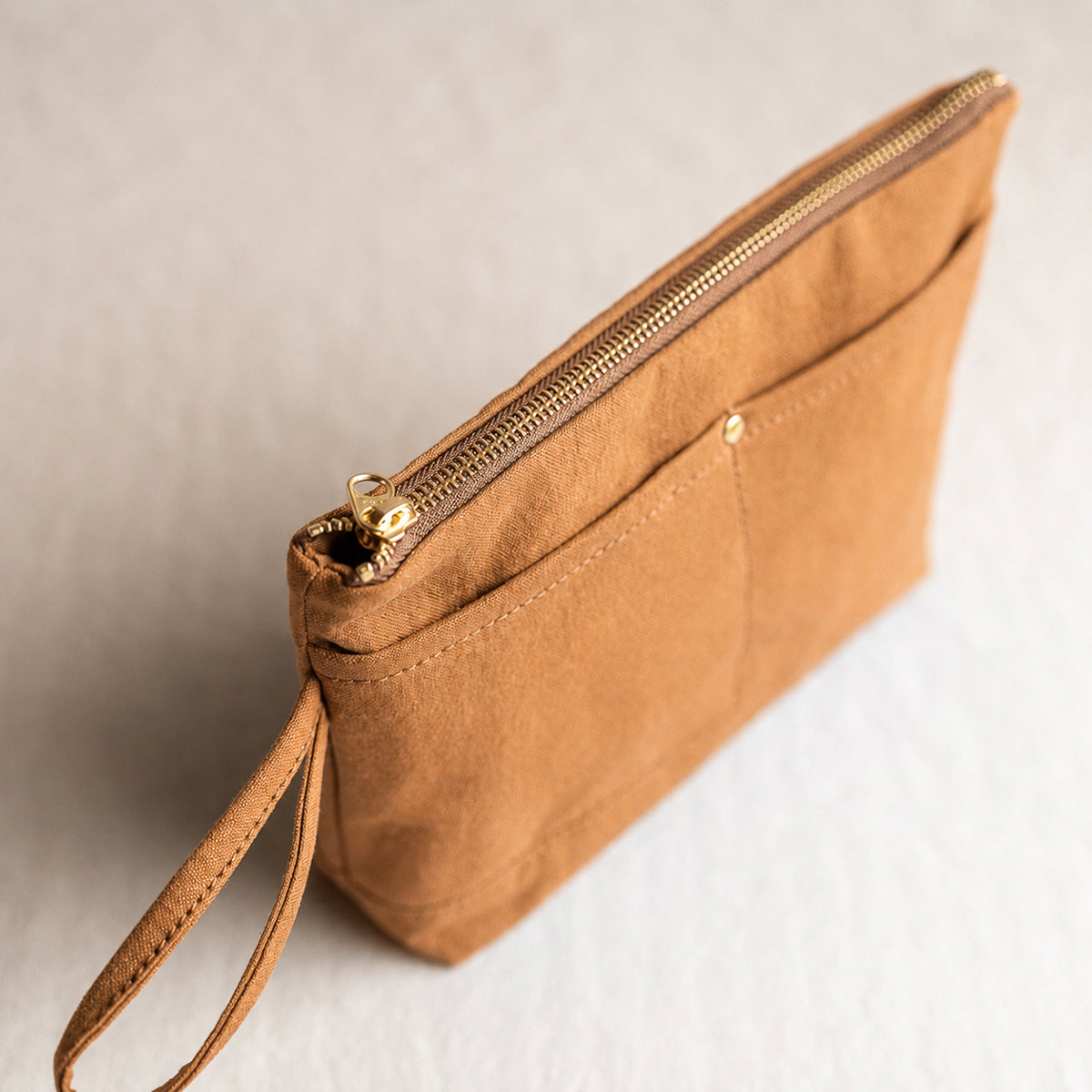CANVAS POUCH - camel -
