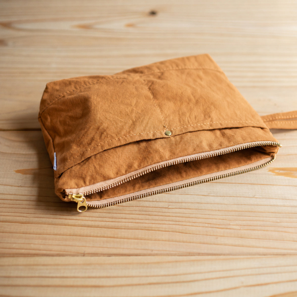 CANVAS POUCH - camel -