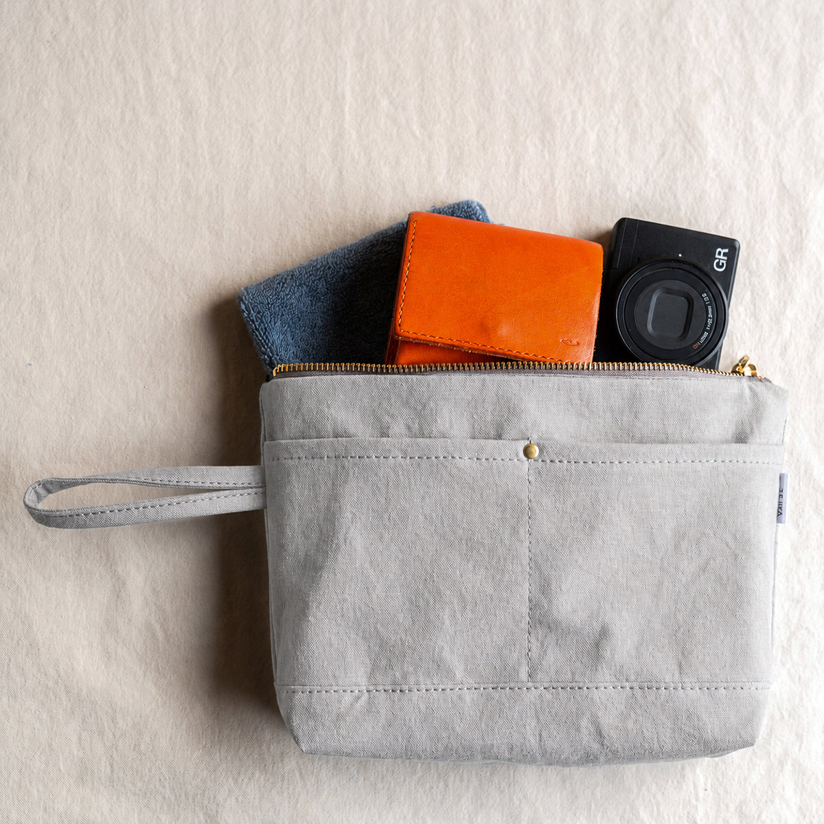 CANVAS POUCH - gray -