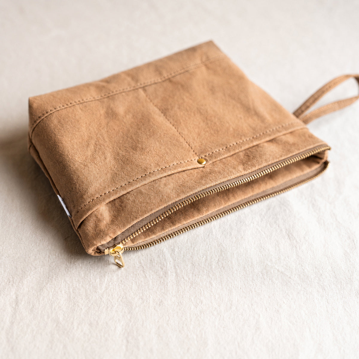 CANVAS POUCH - mocha -