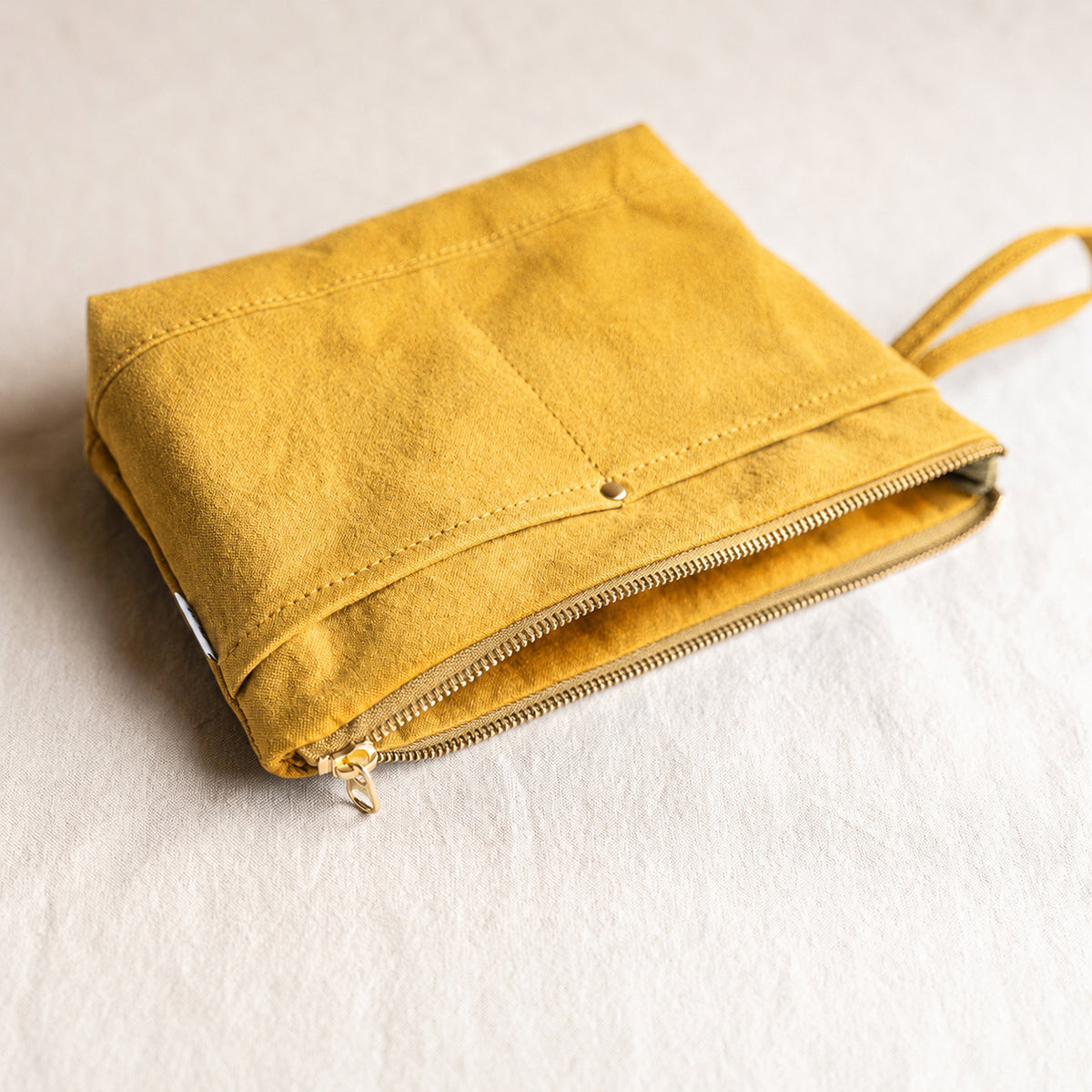 CANVAS POUCH - mustard -