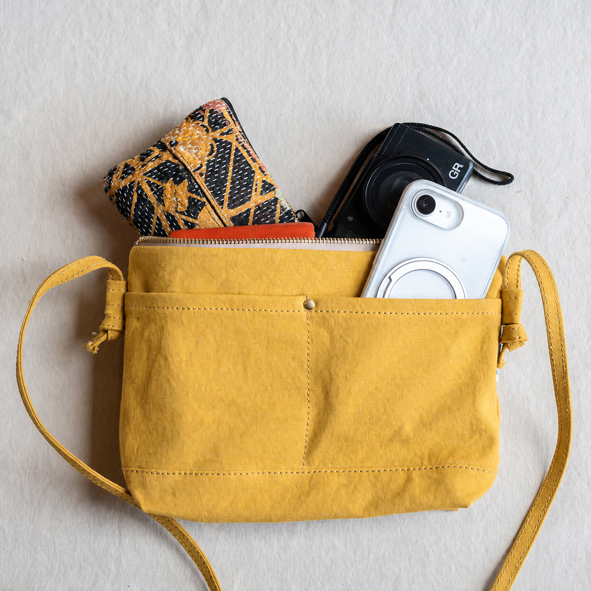 CANVAS POUCH - mustard -