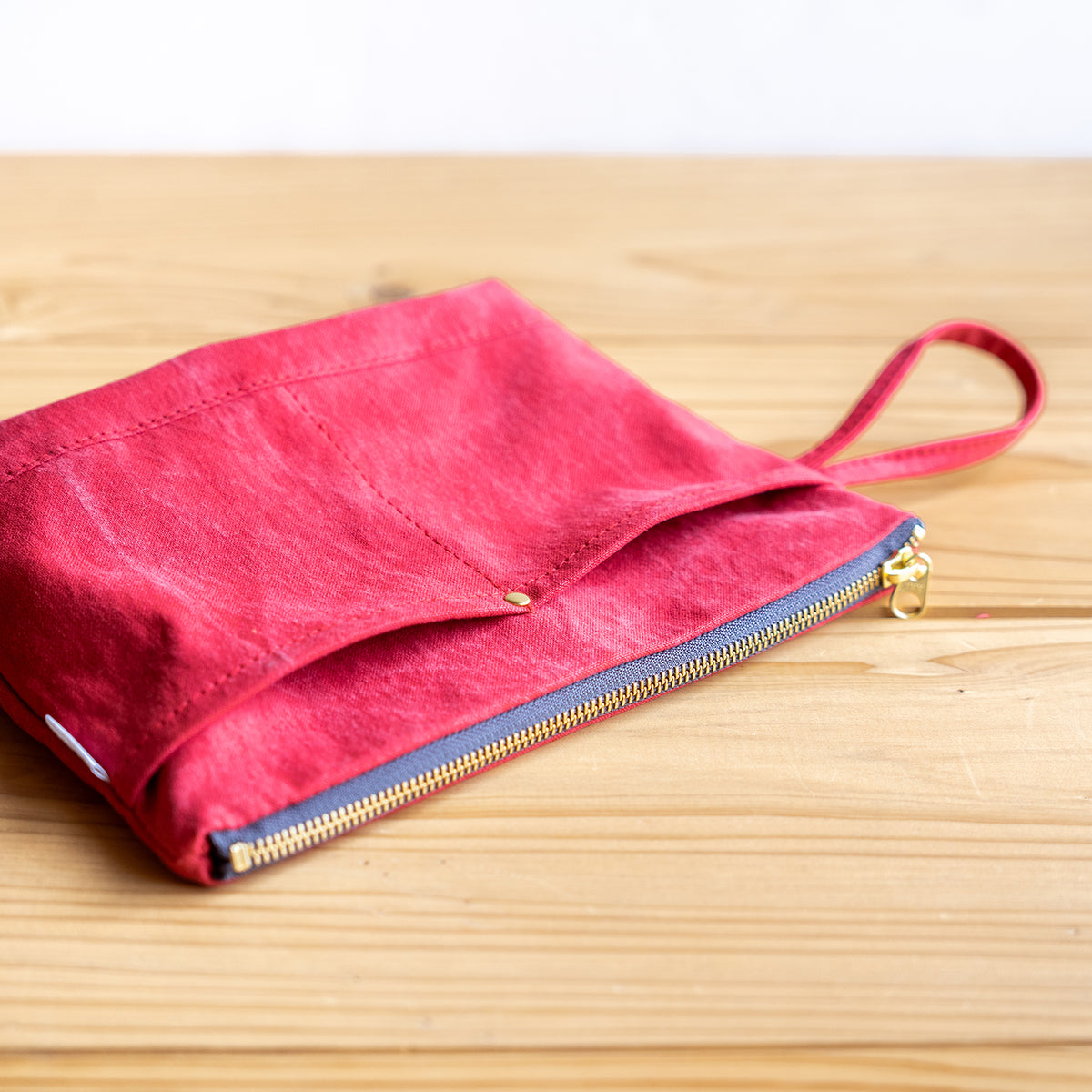 CANVAS POUCH - red -