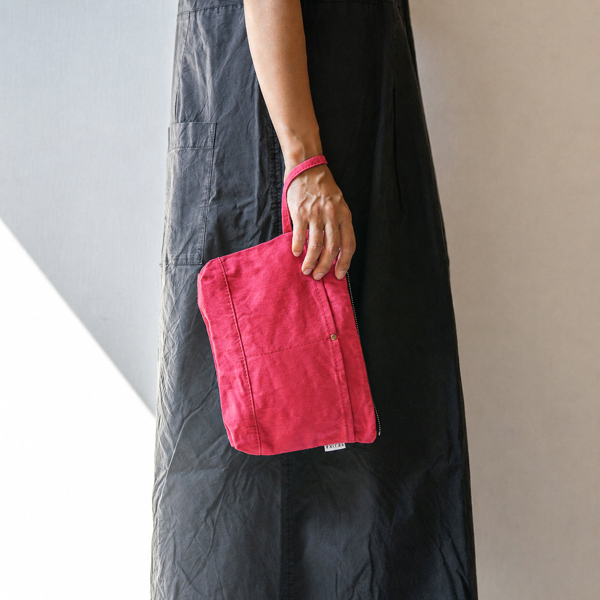 CANVAS POUCH - red -