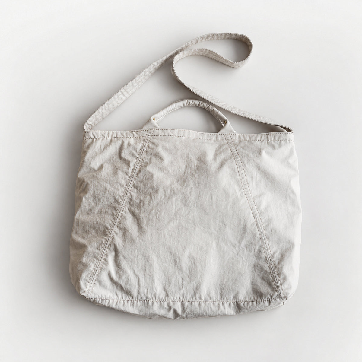 C/N Utility BAG - smorky white -