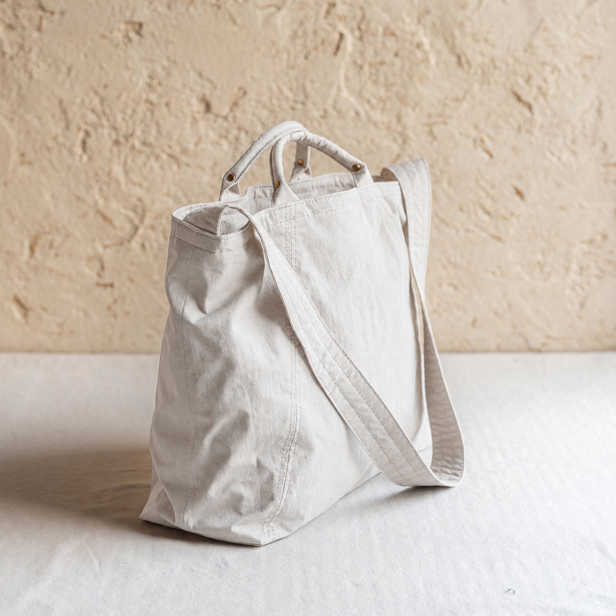 C/N Utility BAG - smorky white -
