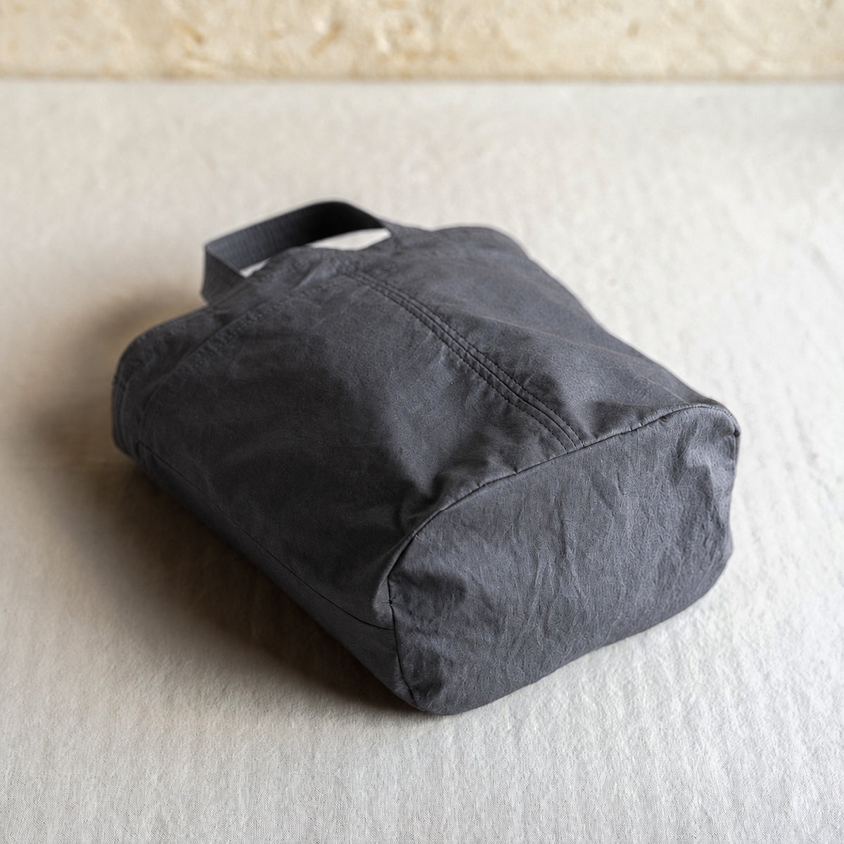 C/N bucket tote - charcoal -