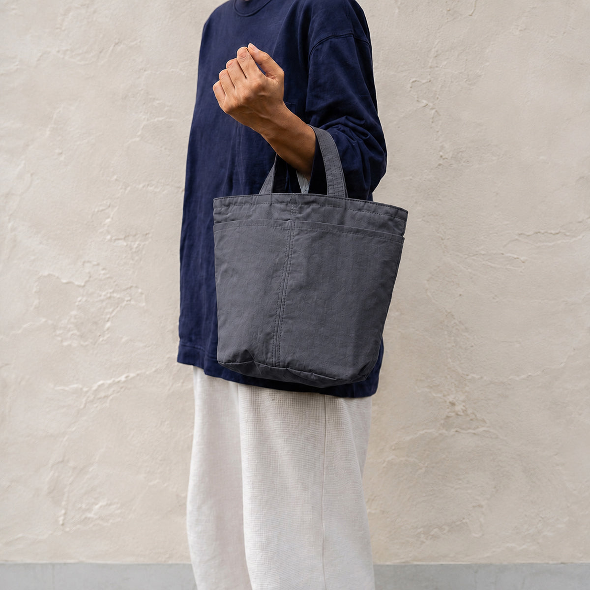 C/N bucket tote - charcoal -