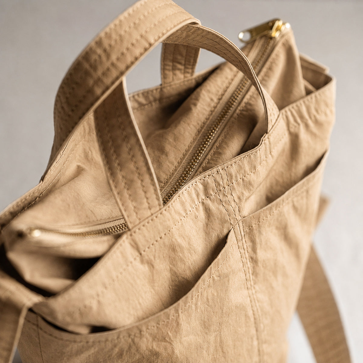 C/N bucket tote - mocha beige -