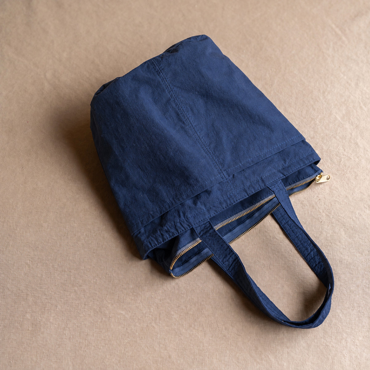 C/N bucket tote - navy -