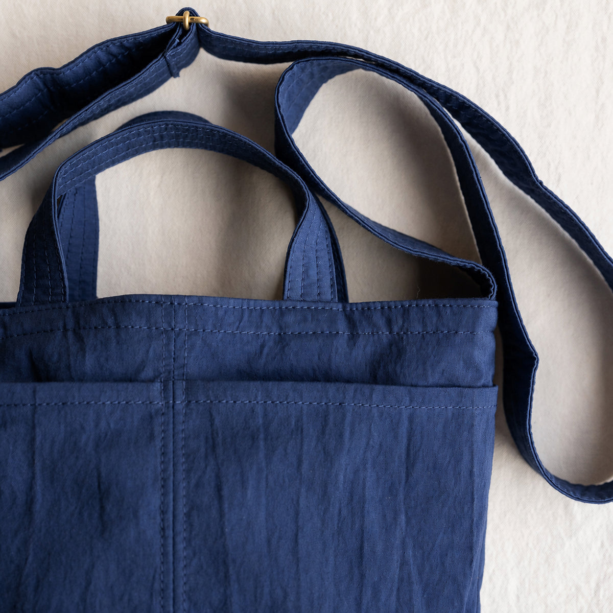 C/N bucket tote - navy -
