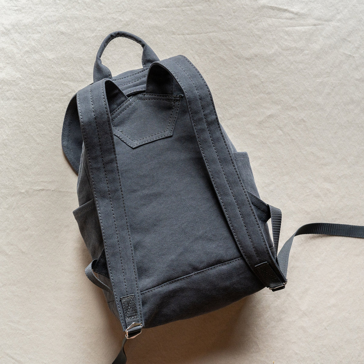 DAY PACK - charcoal gray -