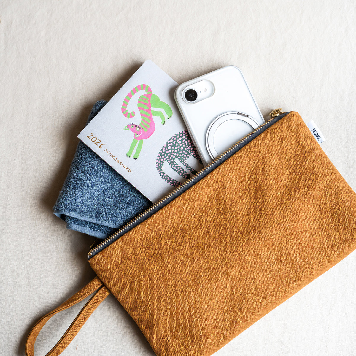 FLAT POUCH - camel -