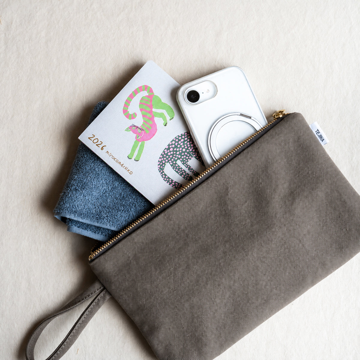 FLAT POUCH - oldkhaki -