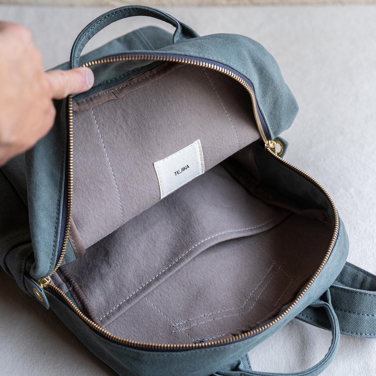 KAKU RUCK - sage -