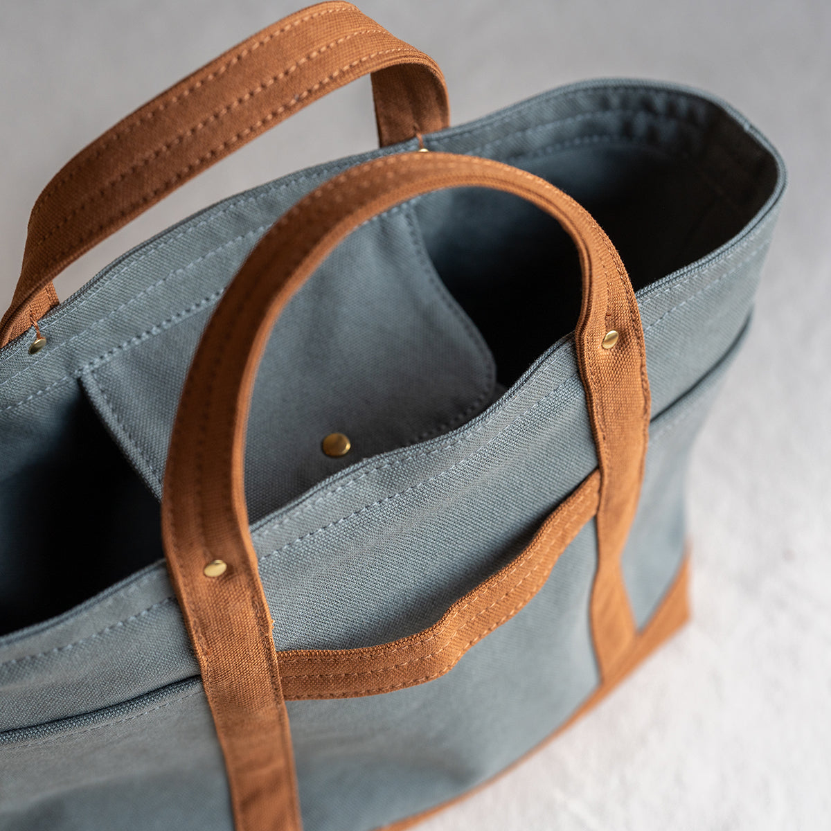 MINI TOOL TOTE Bi-color(sage×camel)