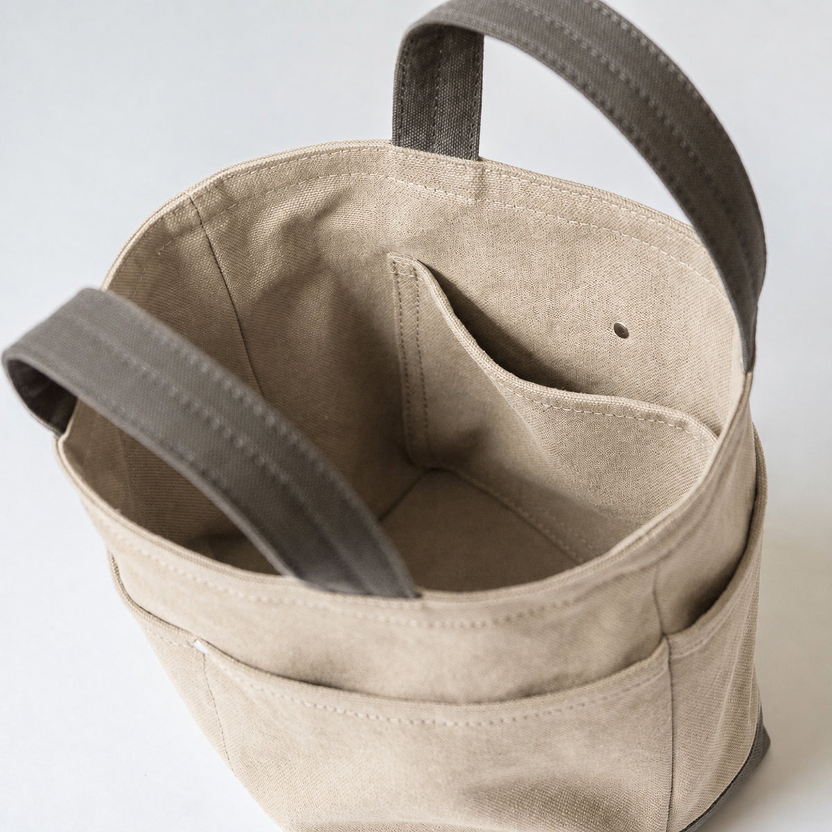 POCKET TOTE Bi-color(beige×oldkhaki)