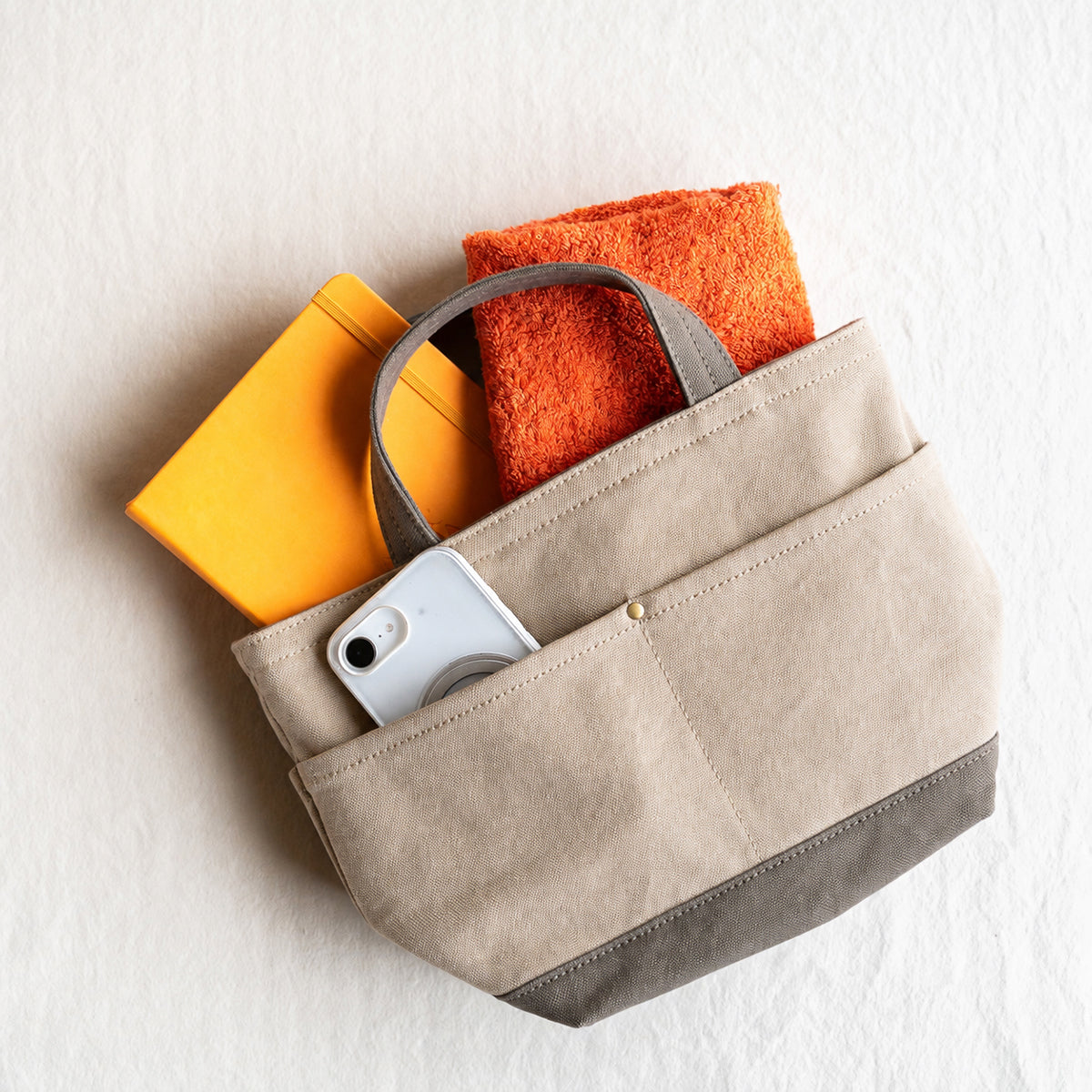 POCKET TOTE Bi-color(beige×oldkhaki)