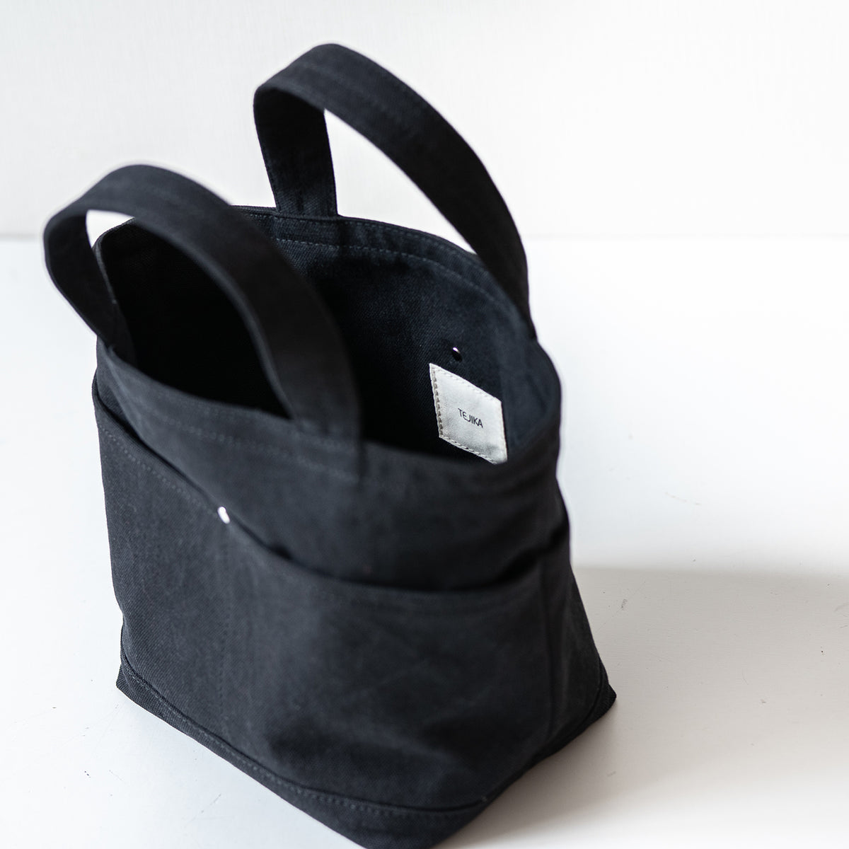POCKET TOTE - black -