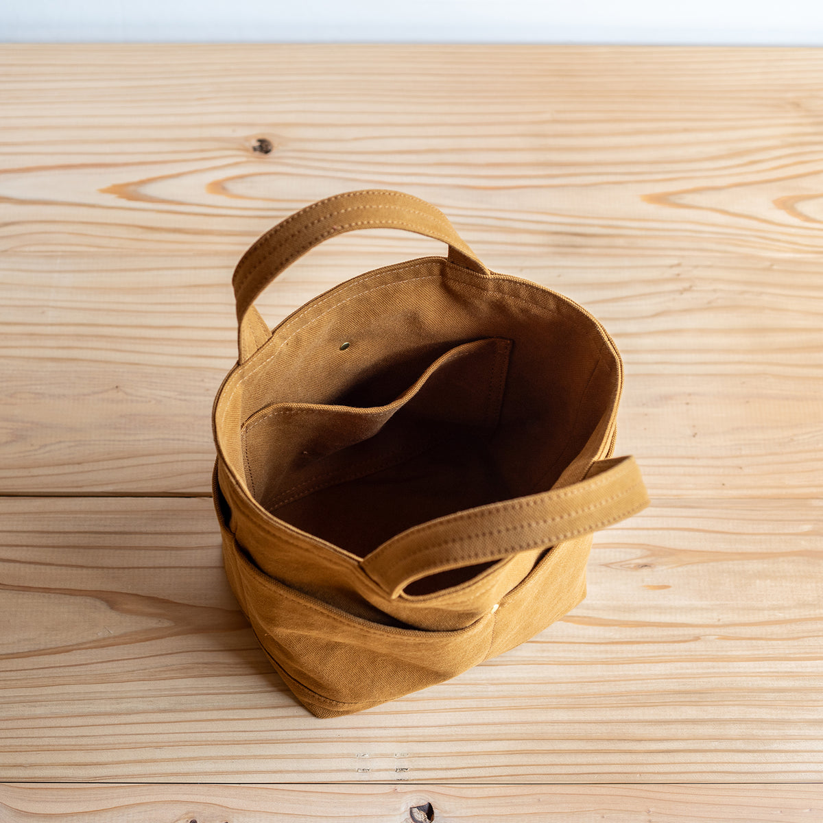 POCKET TOTE - camel -