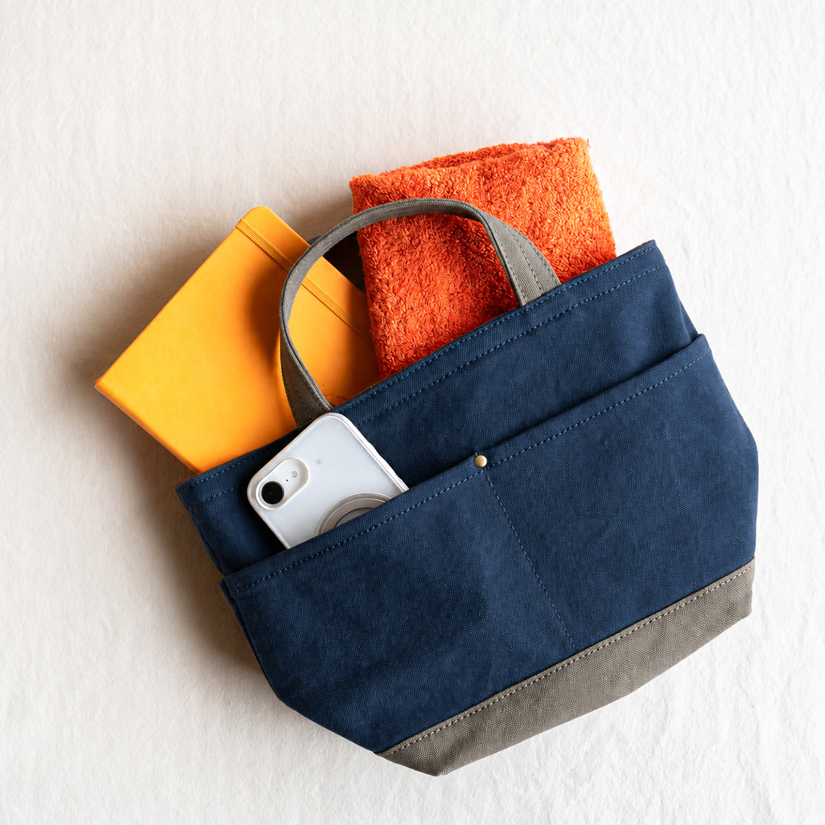 POCKET TOTE Bi-color(deepnavy×oldkhaki)