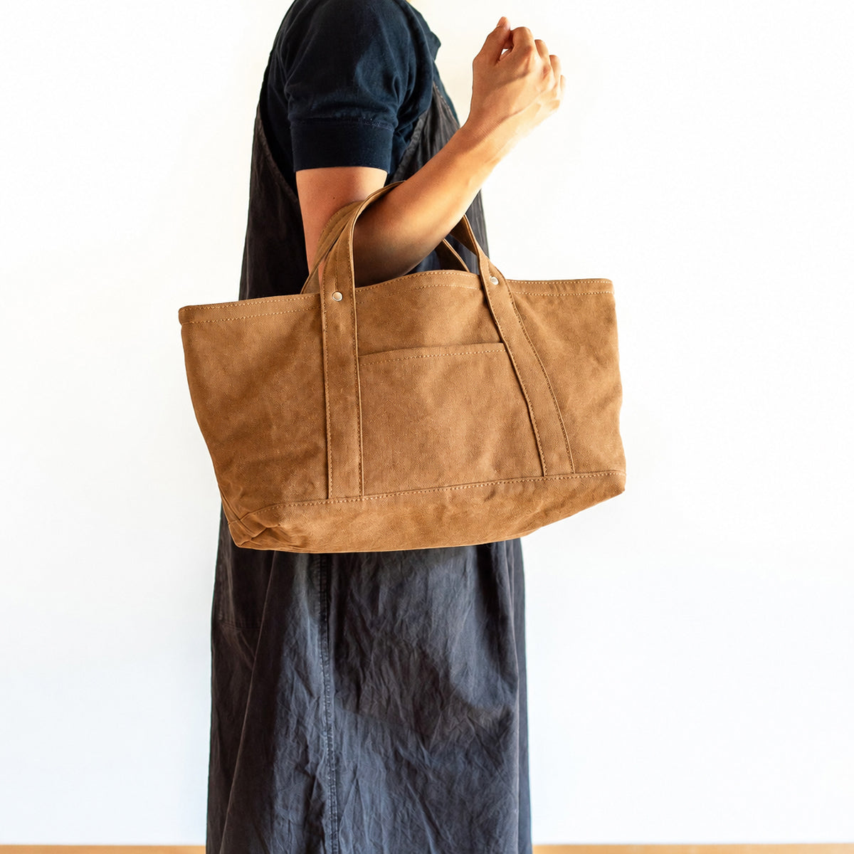 STANDARD TOTE - camel -