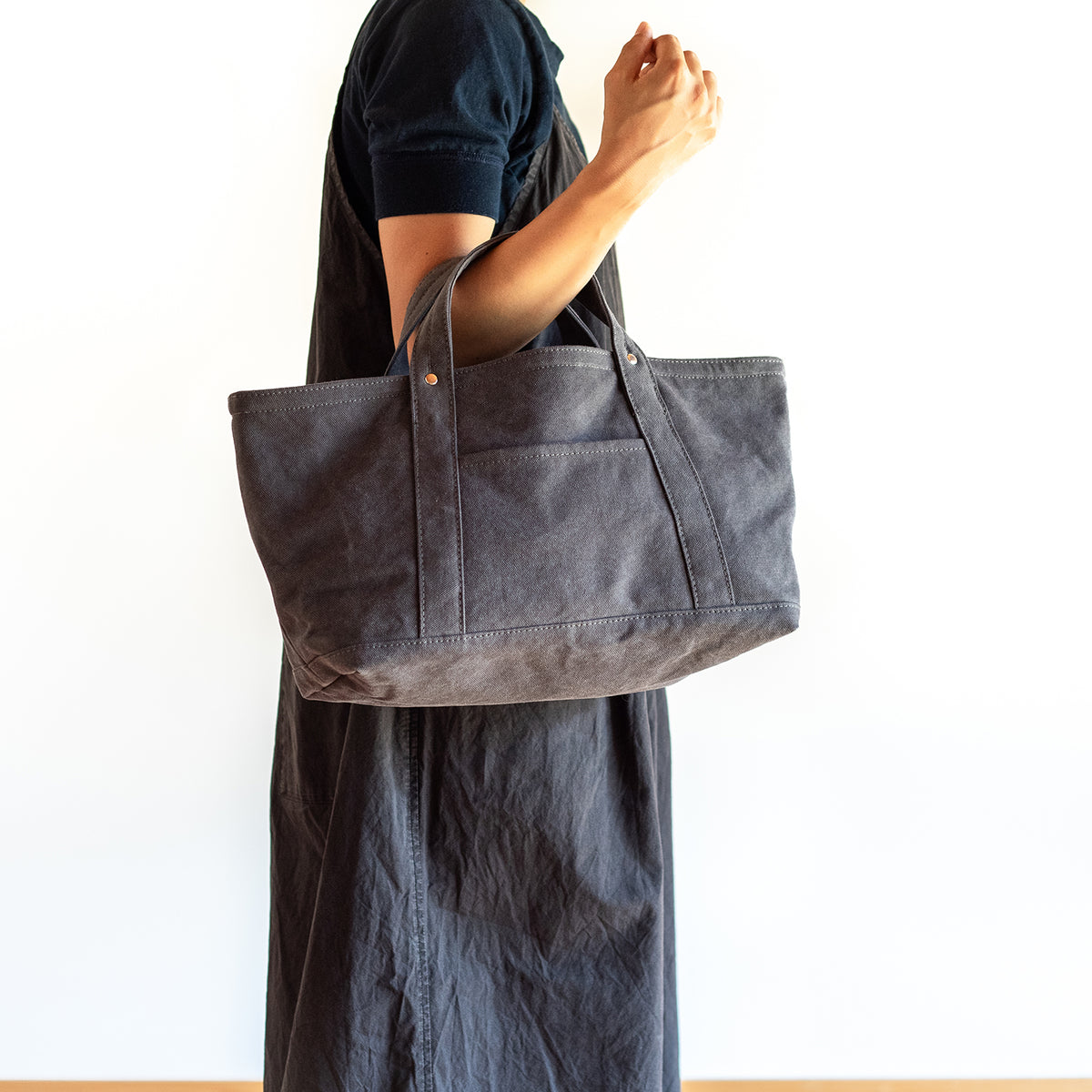 STANDARD TOTE - charcoal gray -