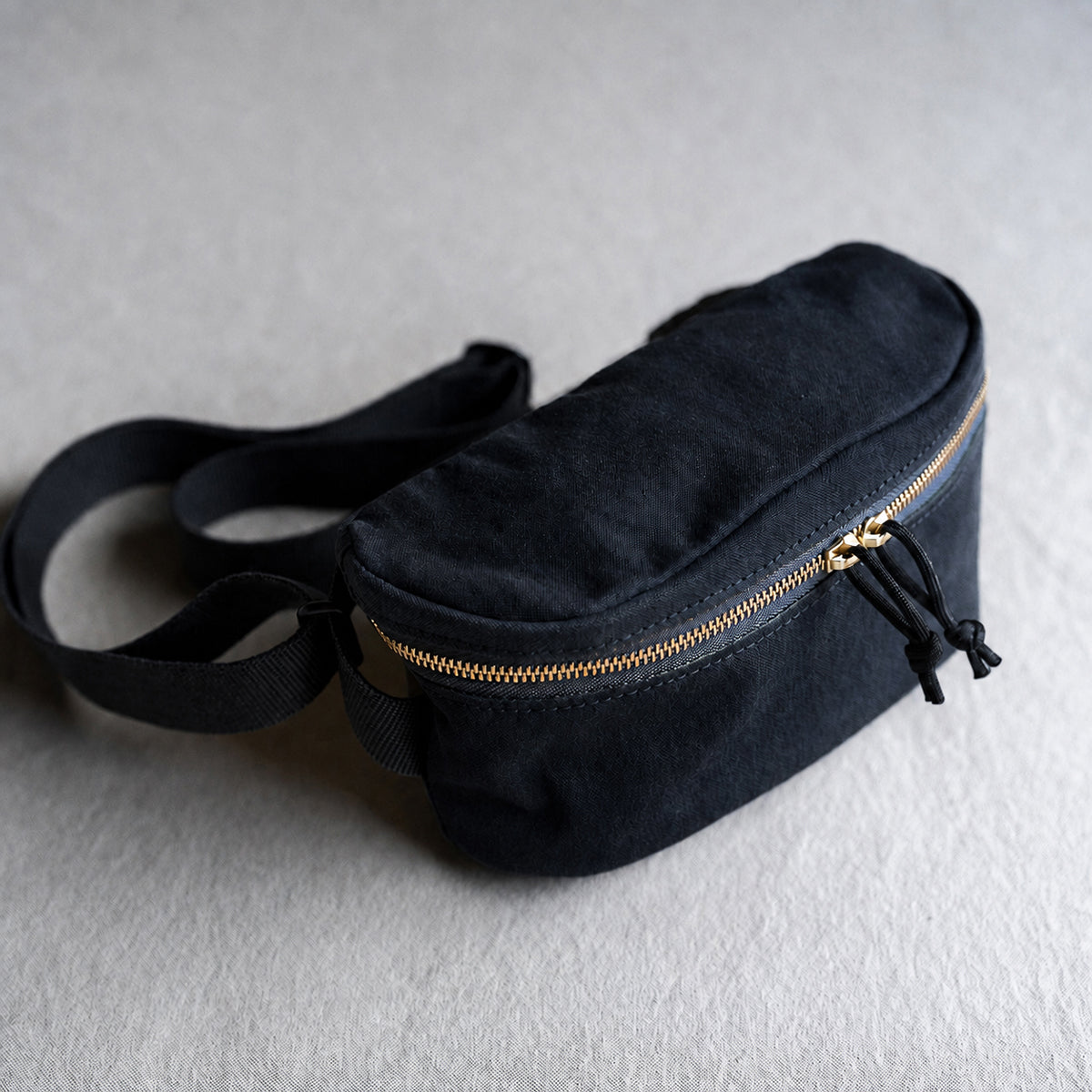 CANVAS POCHETTE - black -