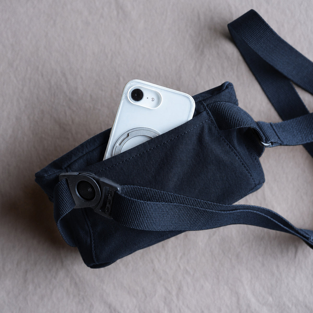 CANVAS POCHETTE - black -