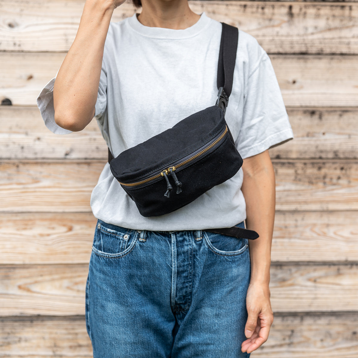 CANVAS POCHETTE - black -