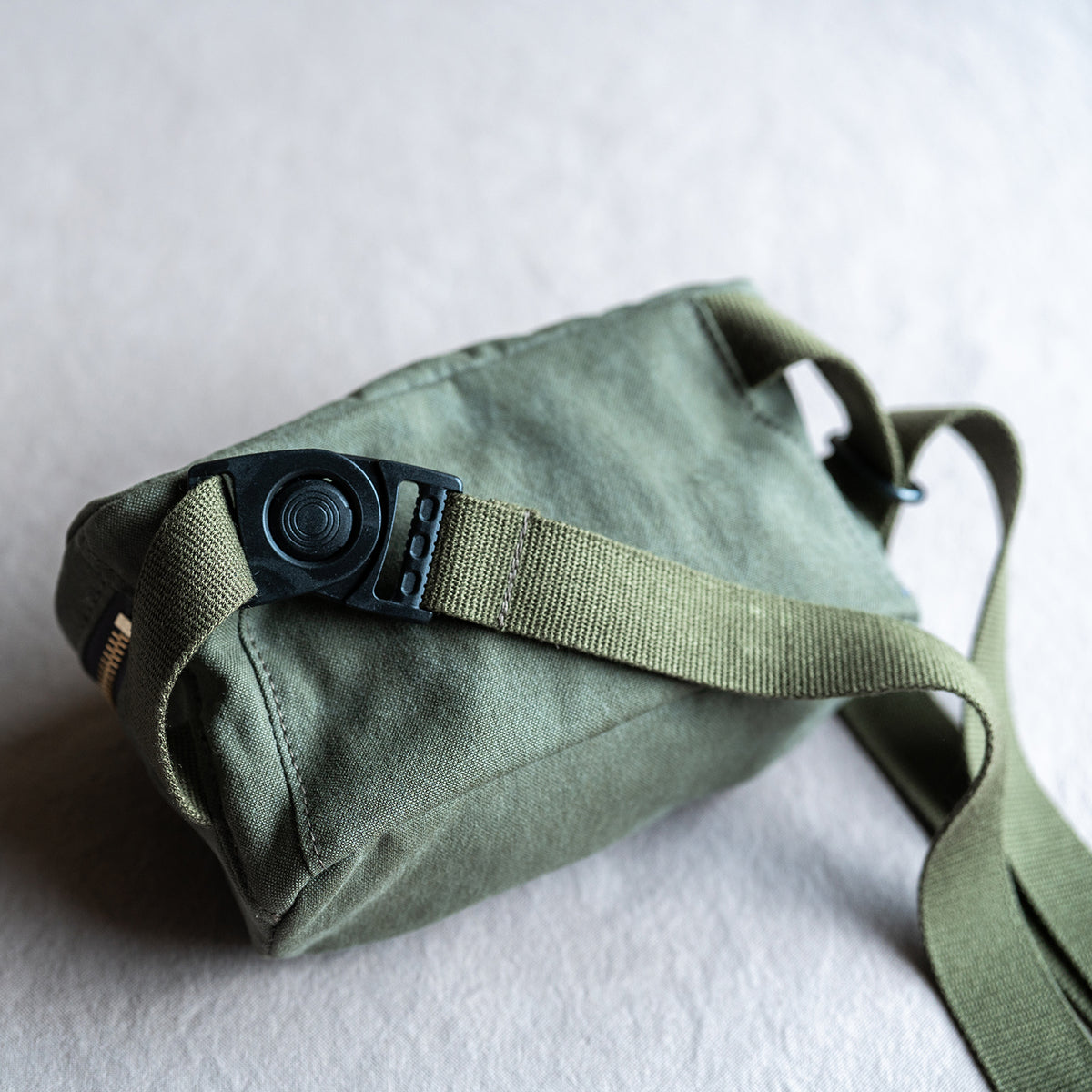 CANVAS POCHETTE - khaki -