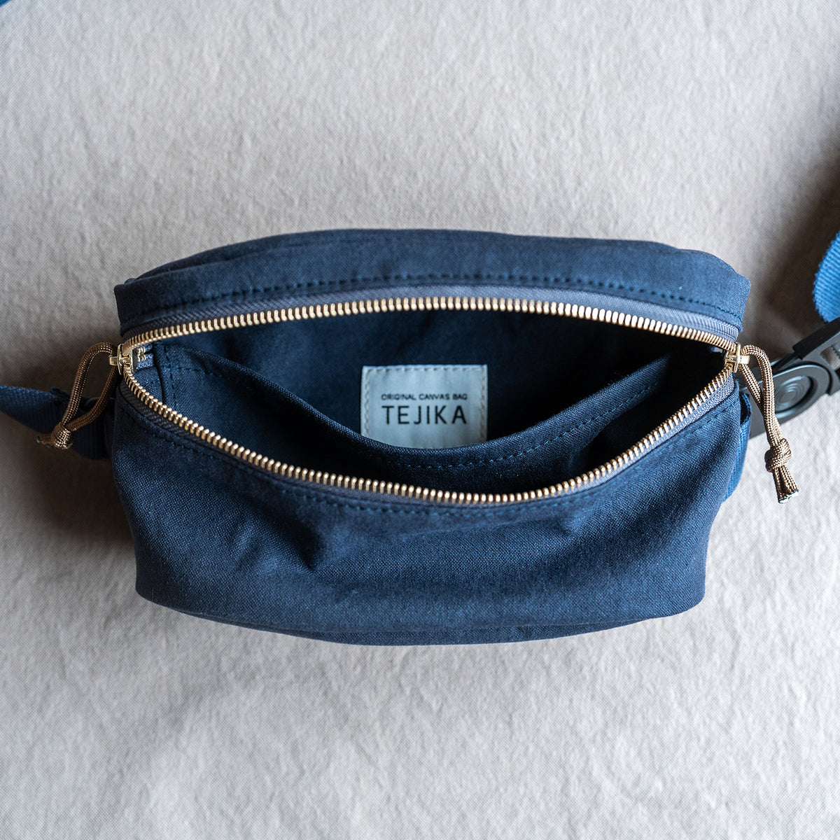 CANVAS POCHETTE - navy -