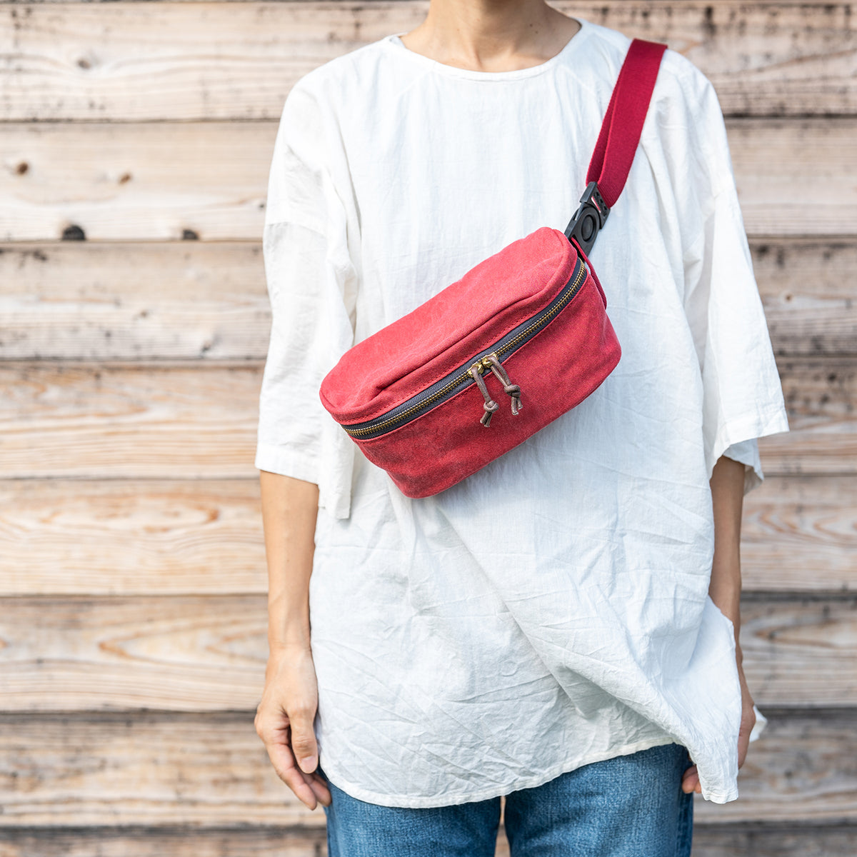 CANVAS POCHETTE - red -
