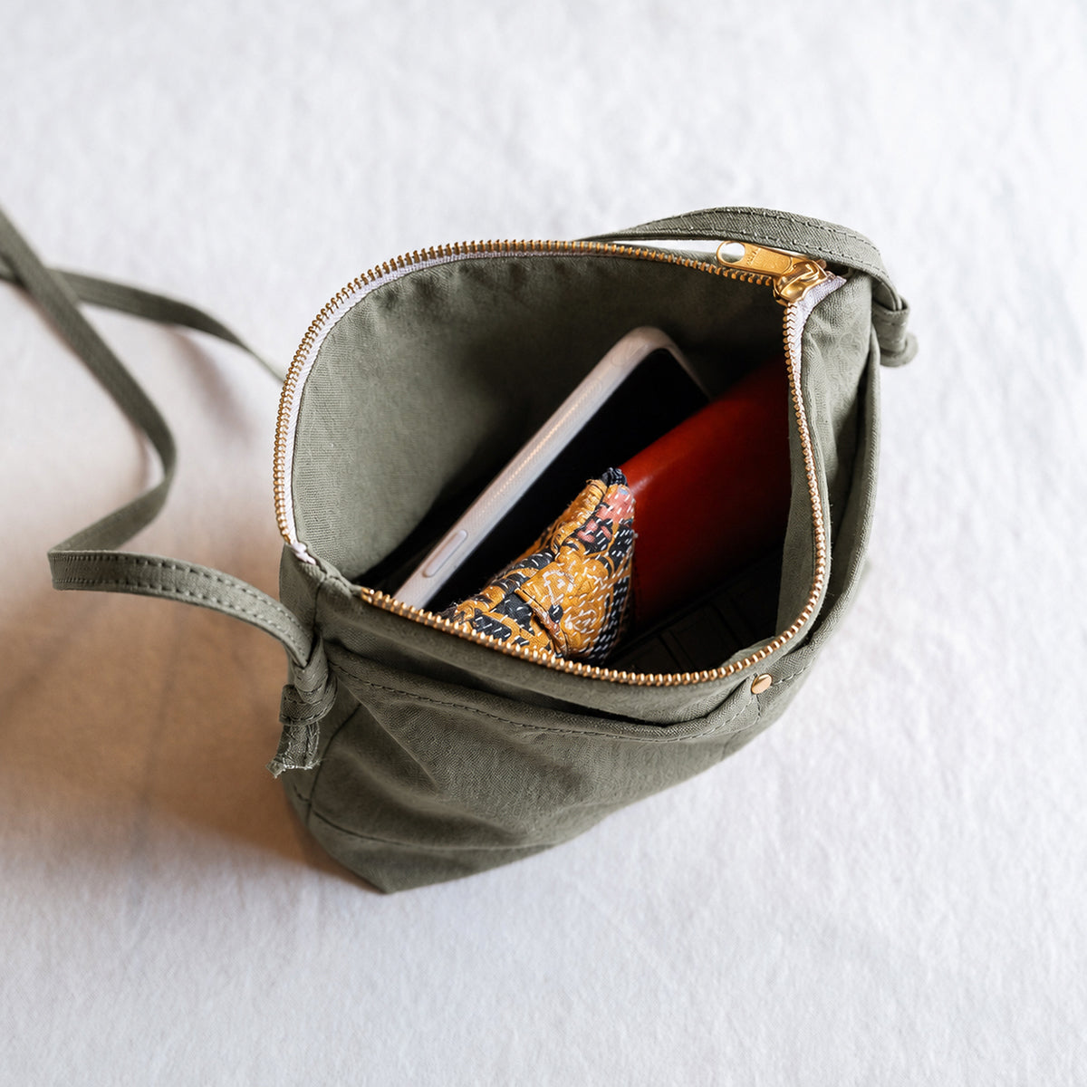 CANVAS POUCH - khaki -