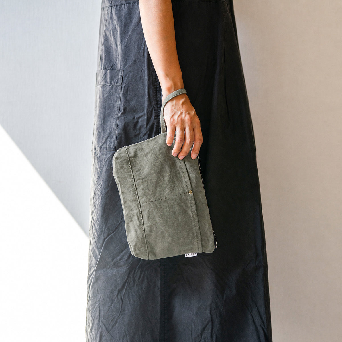 CANVAS POUCH - khaki -