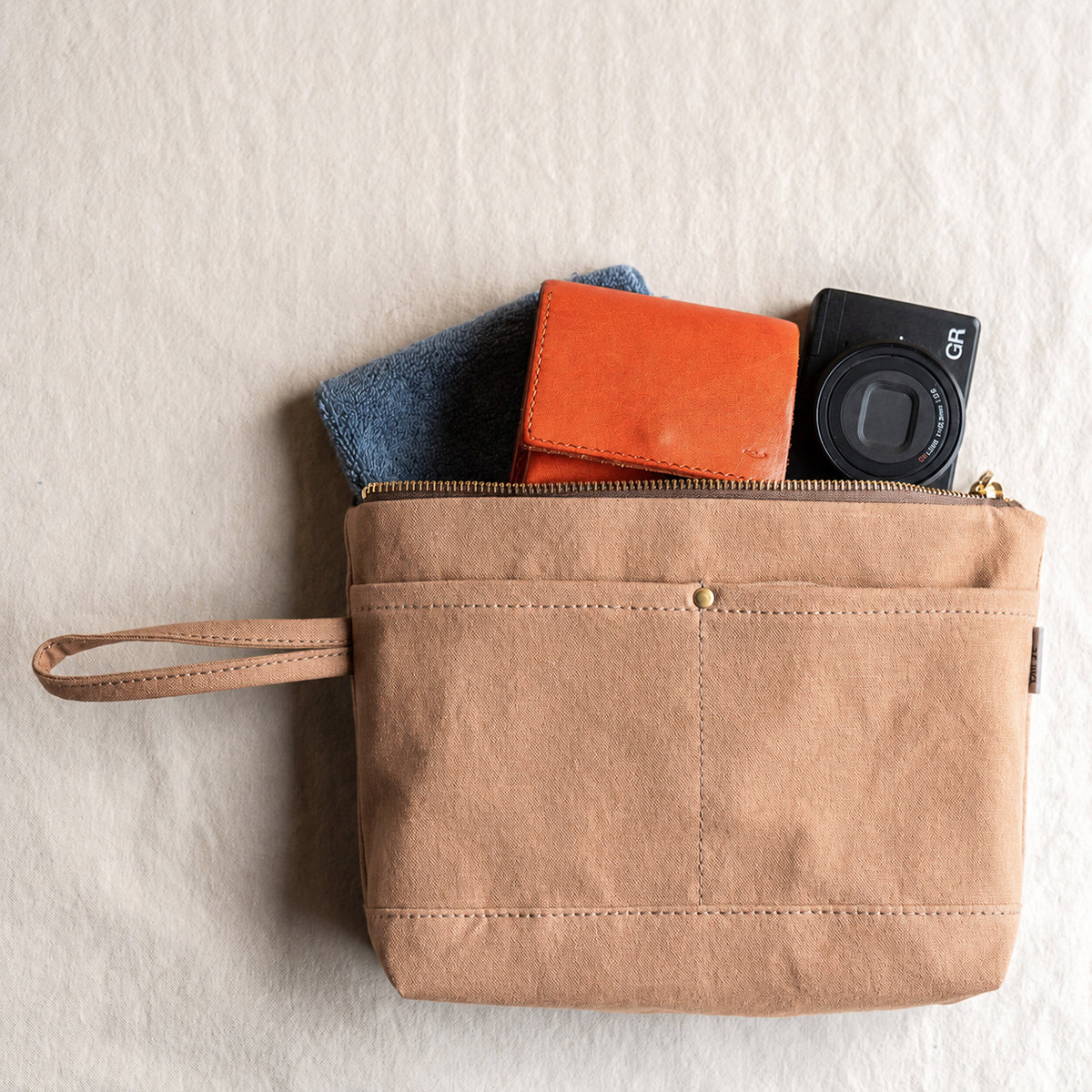 CANVAS POUCH - mocha -
