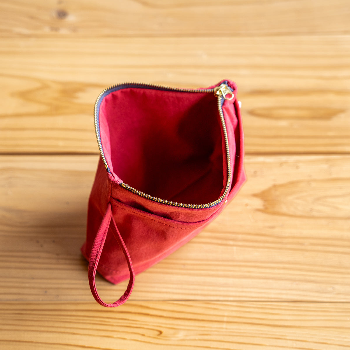 CANVAS POUCH - red -