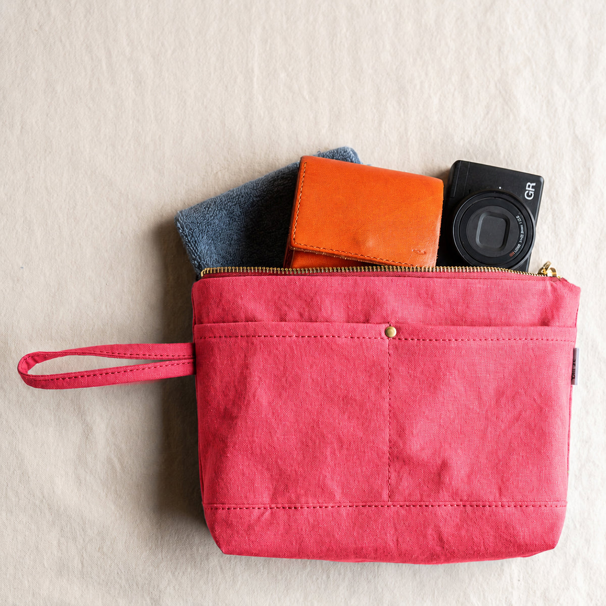 CANVAS POUCH - red -