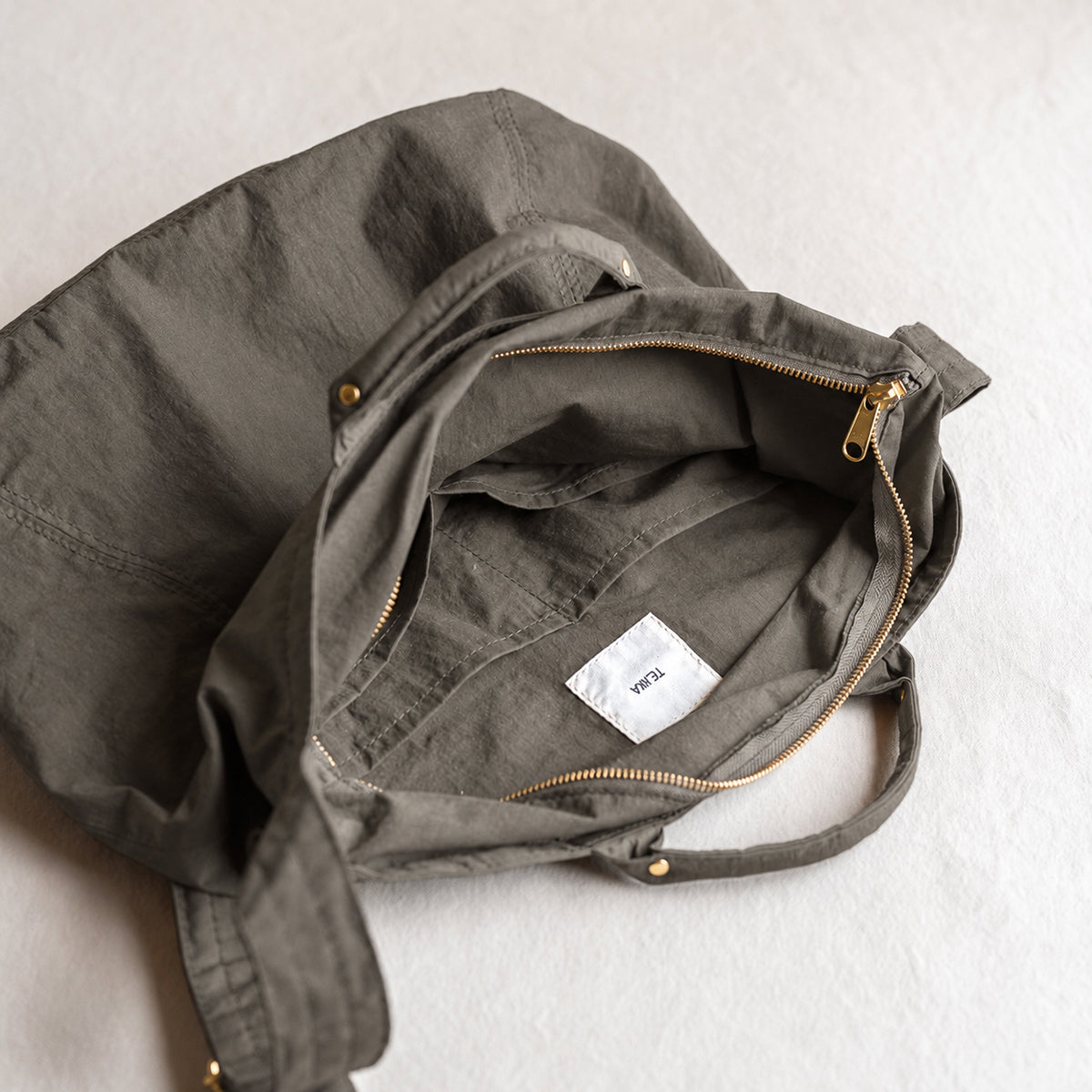 C/N Utility BAG - khaki -