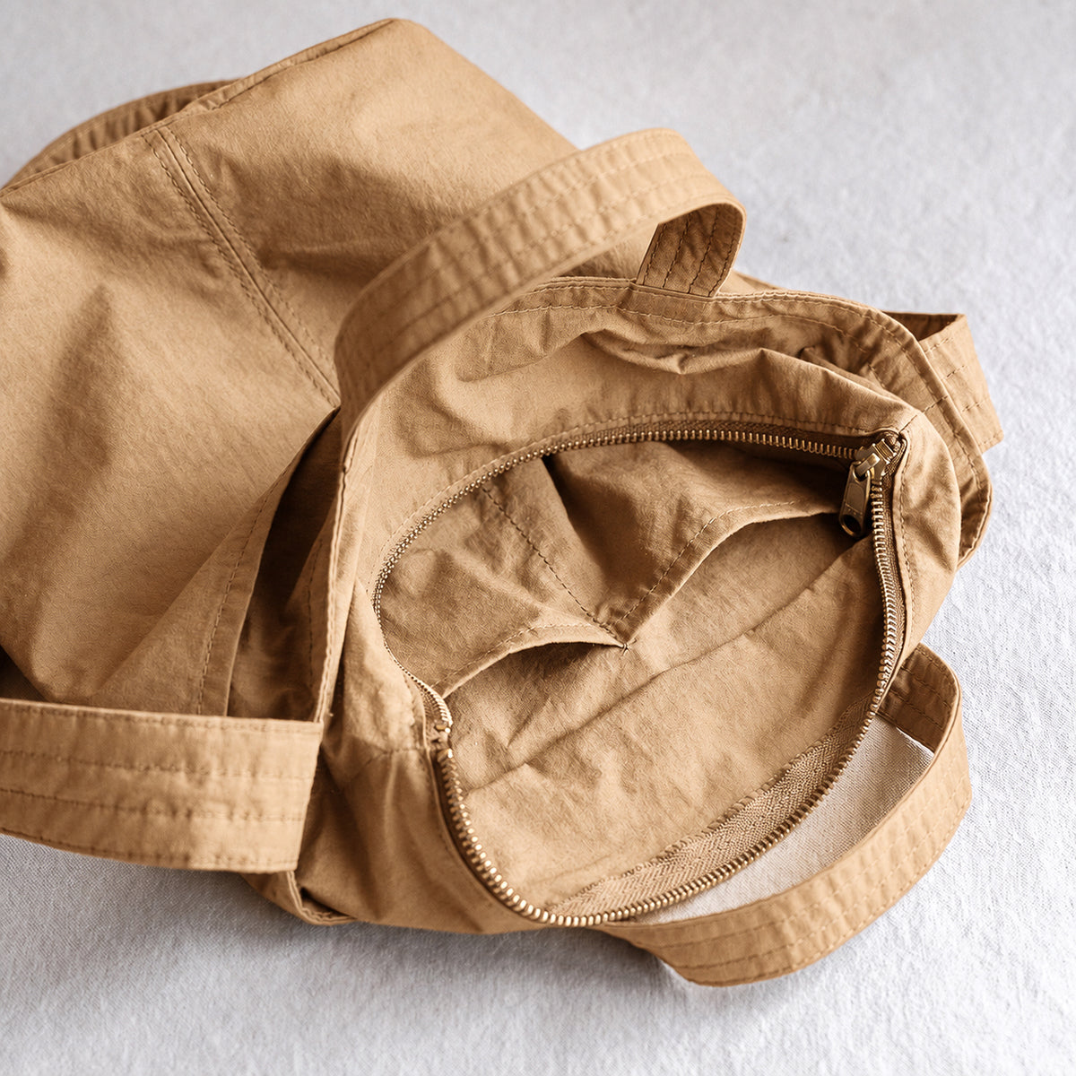 C/N bucket tote - mocha beige -