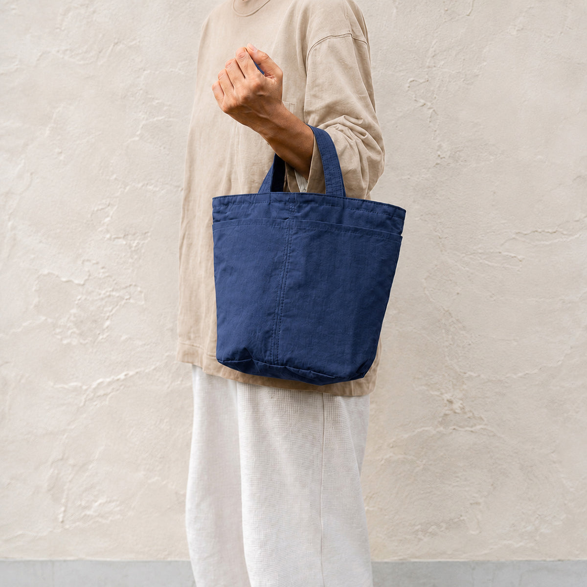 C/N bucket tote - navy -